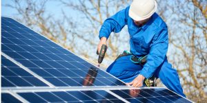 Installation Maintenance Panneaux Solaires Photovoltaïques à Pisany